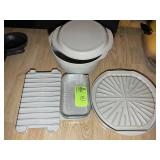 GROUP OF BAKING DISHES