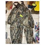 GROUP OF HUNTING APPAREL, VEST XL, 2XL JACKET, WAL