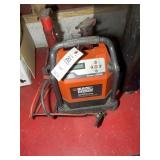 BLACK AND DECKER BATTERY CHARGER AND PAIR OF JACK