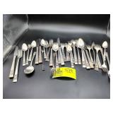 GROUP OF SILVER PLATED FLATWARE