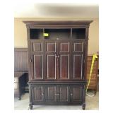 STANLEY 6 DOOR TELEVISION CABINET, TWO PIECES, HEA