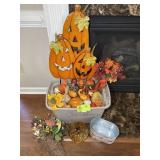LARGE GROUP OF FALL AND HALLOWEEN DECORATIONS