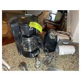 MR. COFFEE COFFEE MAKER AND HAMILTON BEACH CAN OPE