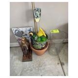 GROUP OF DECORATIVE ITEMS, FLOWER POTS, CAMEL STAT