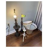 GROUP OF TABLE LAMPS AND SHADES, 24 TO 32 IN TALL