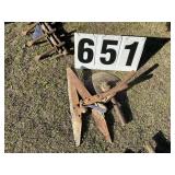 Hilling sweeps and hilling discs