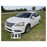 2014 Nissan Sentra Auto 4 door white