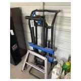 DELTA FOLDING SAW STAND WITH WHEELS