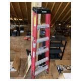 HUSKY 6 FT FIBERGLASS LADDER