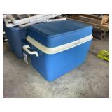 RUBBERMAID COOLER