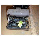 SINGER ELECTRIC SEWING MACHINE IN PORTABLE WOODEN