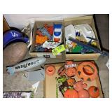 GROUP OF MISC VINTAGE TOYS, AIRPLANE LA BASEBALL C