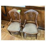 GROUP OF 6 VINTAGE WOODEN DINING CHAIRS WITH UPHOL