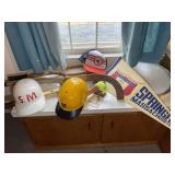 GROUP OF SPORTS RELATED ITEMS, TENNIS RACKETS, HOC