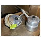 GROUP OF ALUMINUM POTS AND PANS