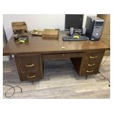 LARGE WOODEN DOUBLE PEDESTAL DESK 72 IN X 39 IN X