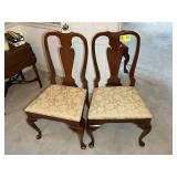 PAIR OF APPEARS TO BE MAHAGONY STRAIGHT BACK CHAIR