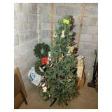 LARGE GROUP OF CHRISTMAS DECORATIONS, WREATHS, 6 F