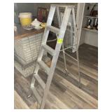 6 FT ALUMINUM STEP LADDER