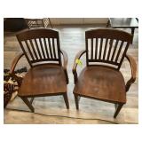 PAIR OF WOODEN ARM CHAIRS, 18.5 IN SEAT HEIGHT