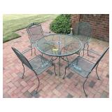 42 IN ROUND TOP METAL PATIO TABLE AND 4 CHAIRS