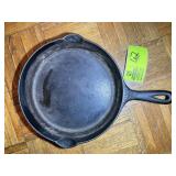 GRISWALD NO 8 CAST IRON FRYING PAN