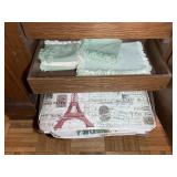 GROUP OF TRIVETS, PLACEMATS, HOT PADS, ETC