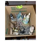 BOX OF MISC DECORATIVE ITEMS, LIGHT HOUSES 11 IN,