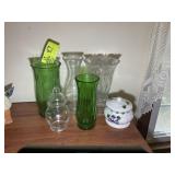 GROUP OF VASES, 5 IN TO 10/5 IN TALL