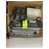 GROUP OF BAKING PANS, MUFFIN TINS, ETC
