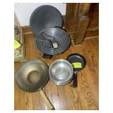 GROUP OF MISC KITCHEN ITEMS, ELECTRIC WOK AND MISC