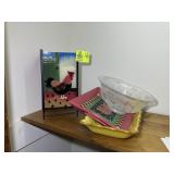 GROUP INCLUDING ROOSTER THEMED CANDLE HOLDER AND S