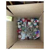 BOX WITH ASSORTED CHRISTMAS ORNAMENTS
