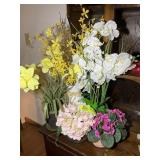 GROUP OF ARTIFICIAL FLOWERS