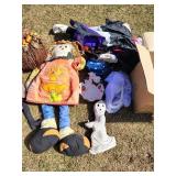 LARGE GROUP OF HALLOWEEN THEMED ITEMS, BLOWUPS, PL