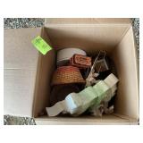 GROUP OF DECORATIVE ITEMS, BASKETS, TINS, PLATE RA