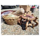 GROUP OF DECORATIVE ITEMS, THROW PILLOWS, LARGE WI