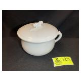 SINGLE HANDLE CERAMIC POT WITH LID, CHIP IN LID. I