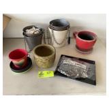 GROUP OF FLOWER POTS
