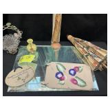 MISC GROUP INCLUDING GLASS MIRRORS, DECORATIVE BOW
