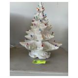 ATLANTIC MOLD WHITE CERAMIC CHRISTMAS TREE, LIGHTE