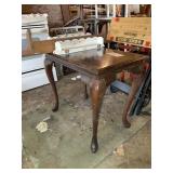 WOODEN SIDE TABLE 18 IN X 28 IN X 24 IN AND WOODEN