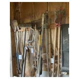 GROUP OF YARD TOOLS, RAKE, SHOVELS, ETC