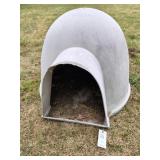IGLOO STYLE DOG HOUSE