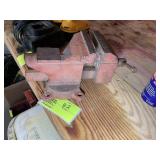 4 IN BENCH VISE