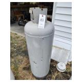 100 LB GAS CYLINDER