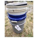 GROUP OF 5 GALLON BUCKETS AND FLOWER POTS