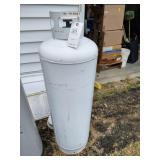 100 LB GAS CYLINDER