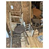 GROUP OF BAR STOOLS AND WOOD FRAMED CHAIRS