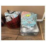 GROUP INCLUDING MISC COMFORTERS, SHEETS